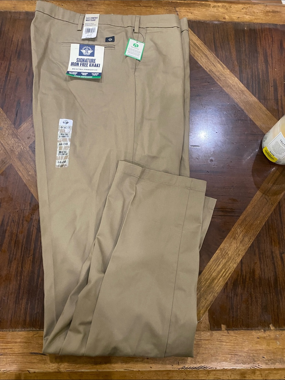 Dockers Signature iron free Khaki big and tall 44 (waist) X 38 (inseam)